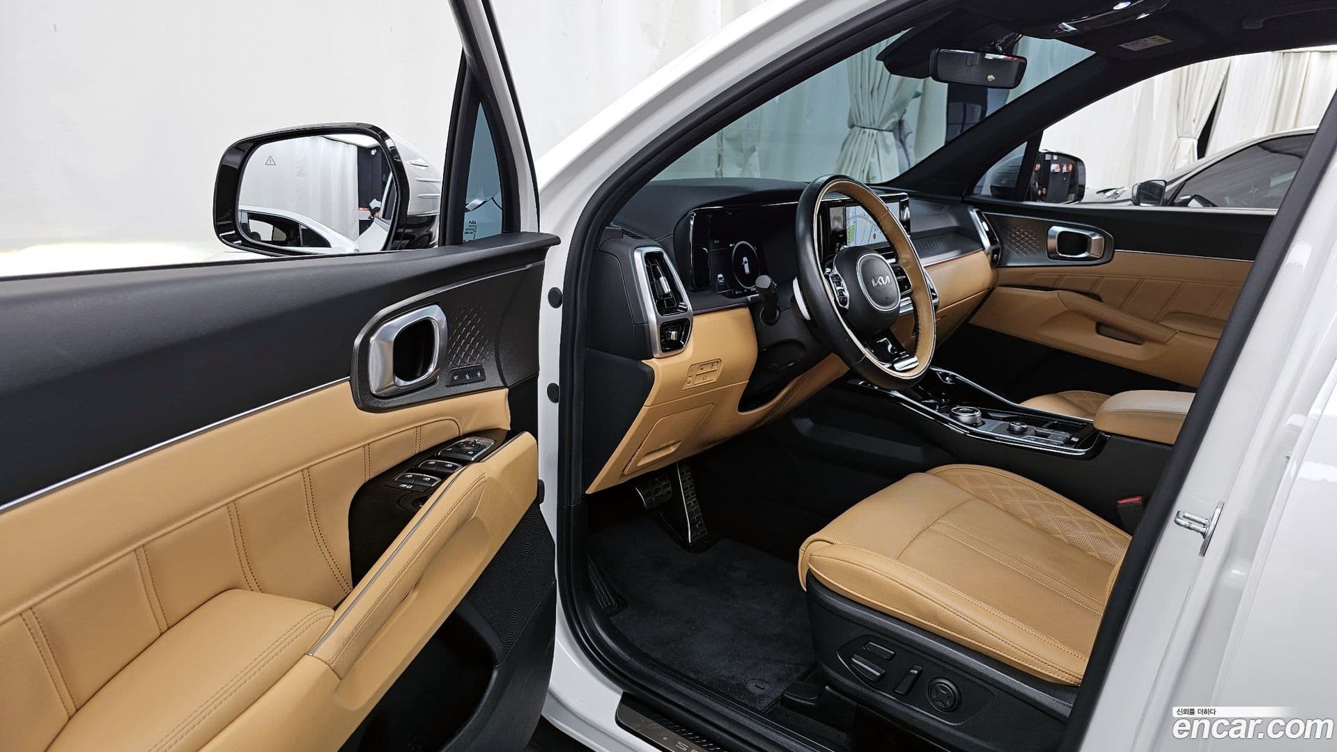 Main__Slider__Photo:Sorento Kia 2022.4-9