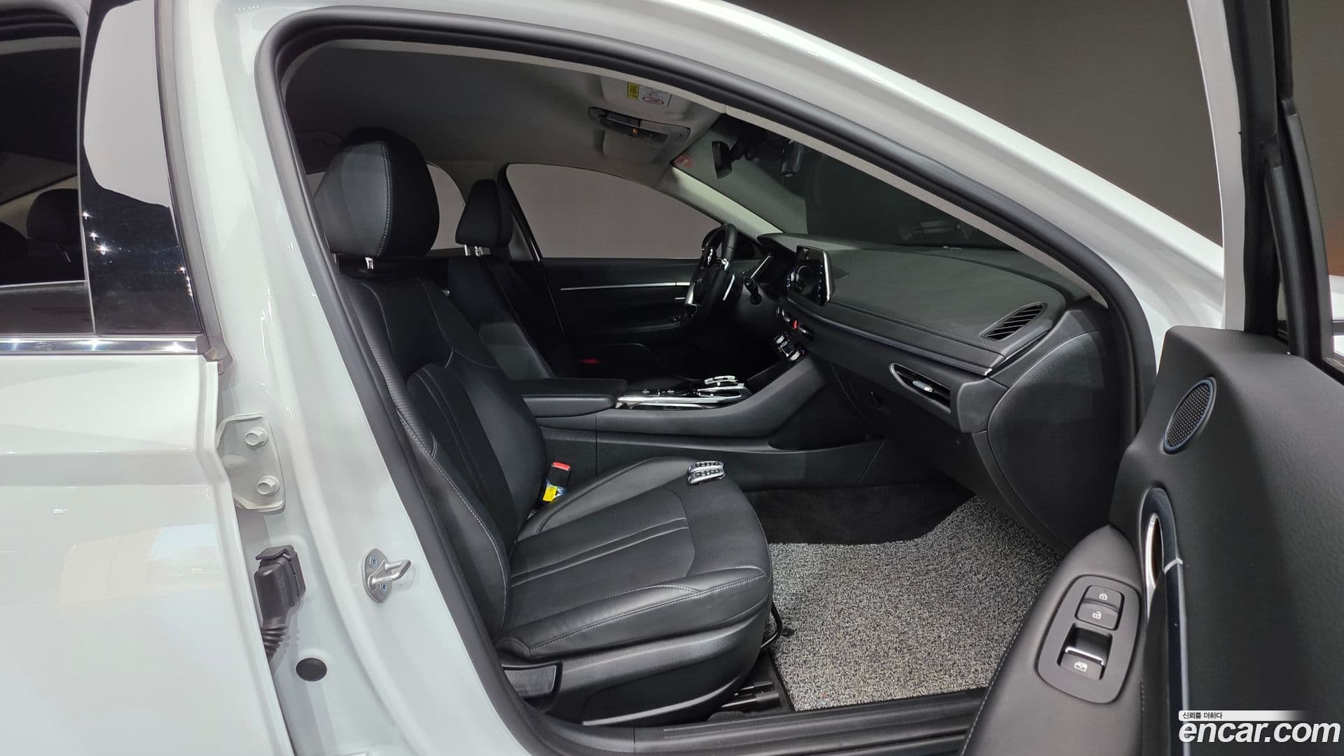 Main__Slider__Photo:Sonata Hyundai 2022.7-9