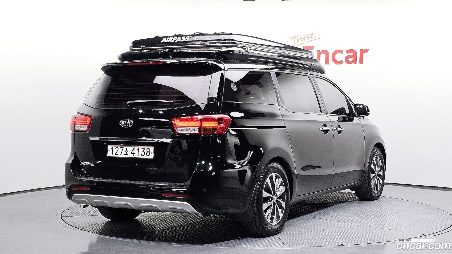 Main__Slider__Photo:Canival Kia 2017.11-1