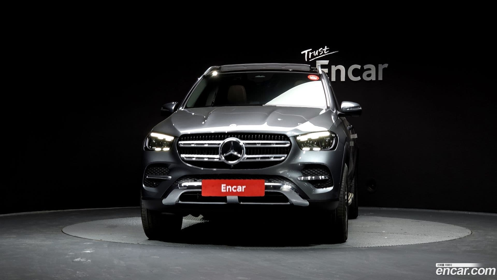 Main__Slider__Photo:GLE-Class Mercedes-Benz 2025.9-2