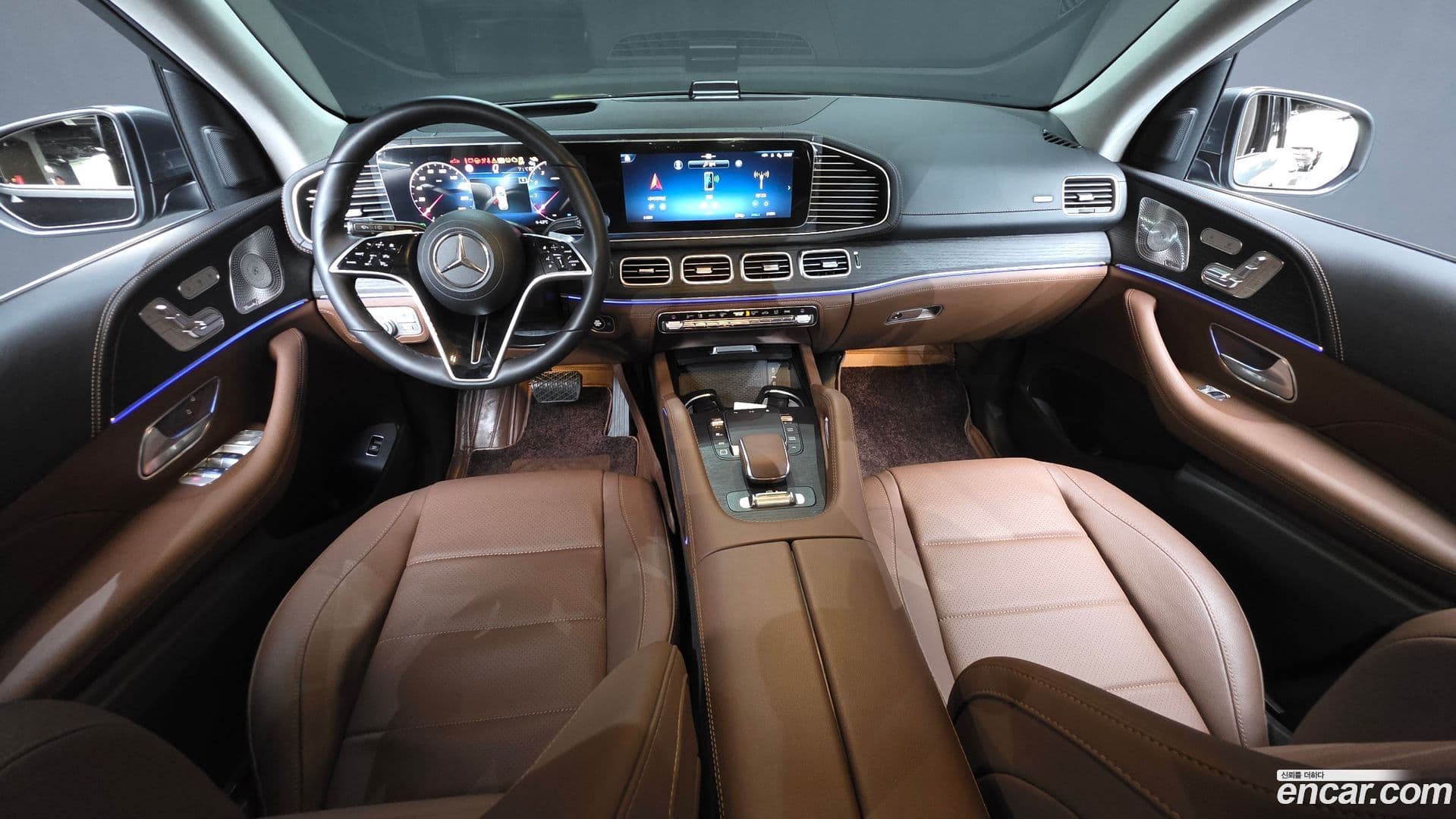 Main__Slider__Photo:GLE-Class Mercedes-Benz 2025.9-6