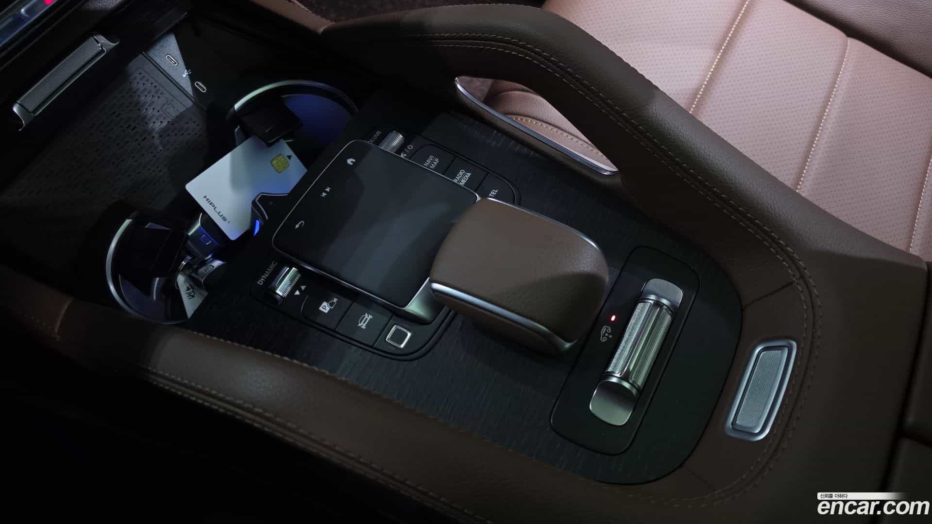 GLE-Class Mercedes-Benz 2025.9-INNER-009