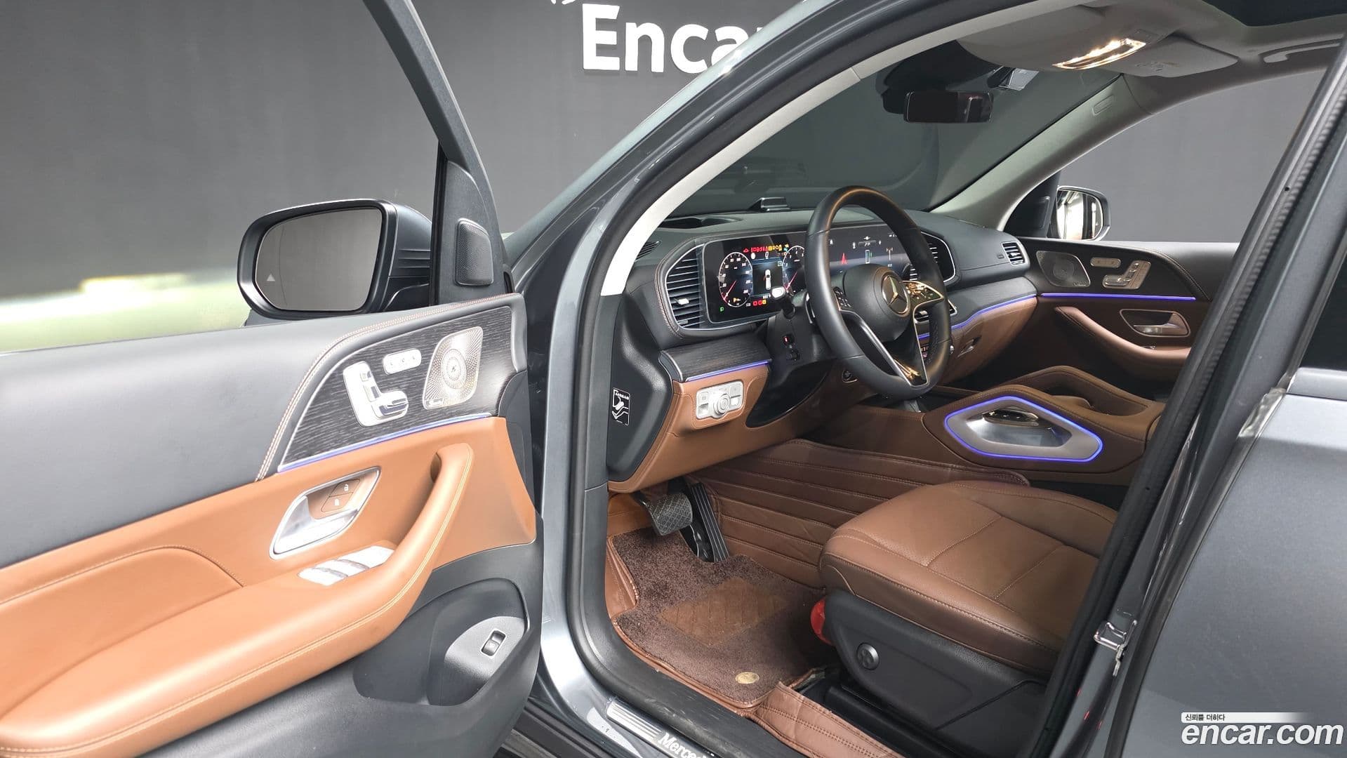 Main__Slider__Photo:GLE-Class Mercedes-Benz 2025.9-9