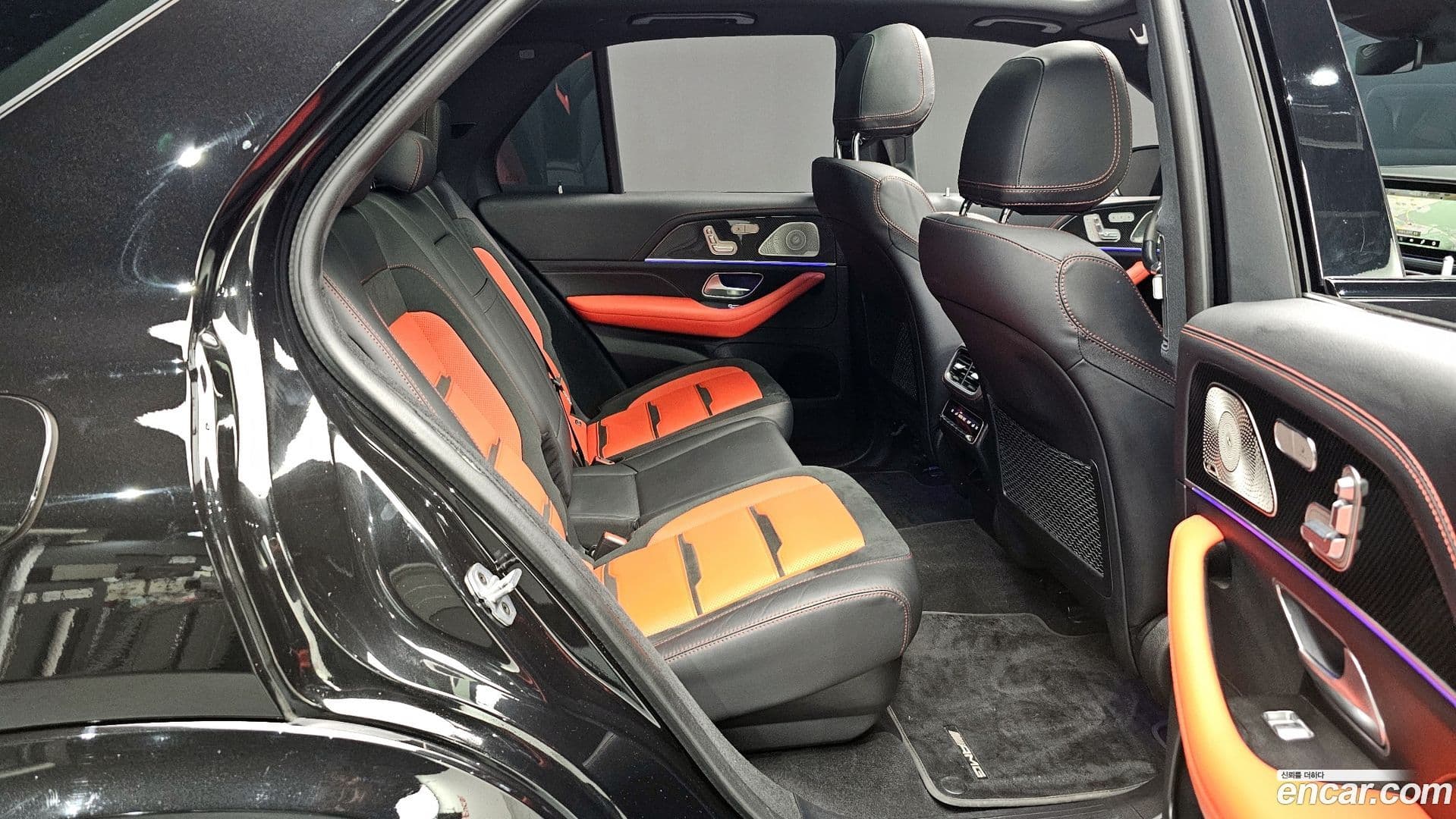 Main__Slider__Photo:GLE-Class Mercedes-Benz 2022.3-11