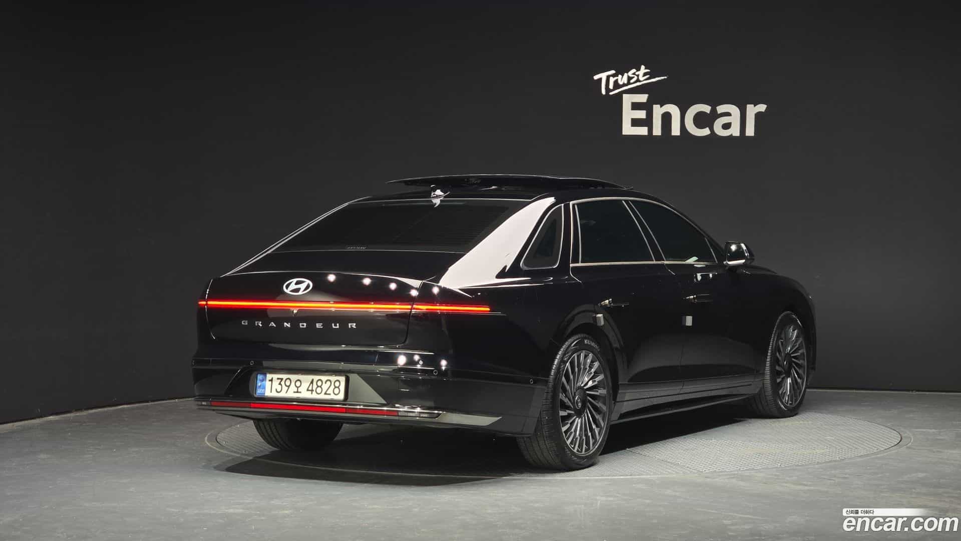 Grandeur Hyundai 2023.0-OUTER-002