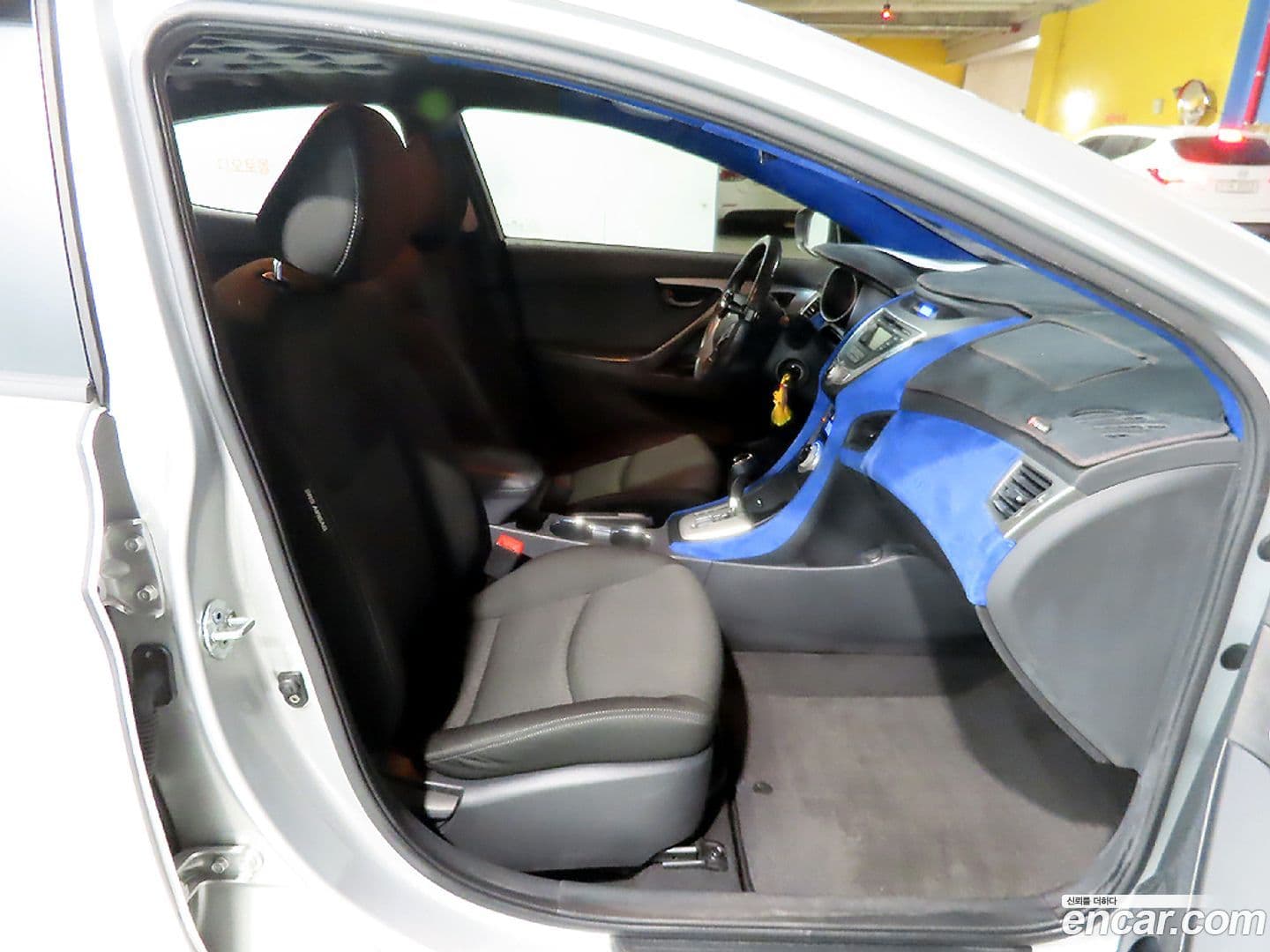 Main__Slider__Photo:AVANTE Hyundai 2010.10-7