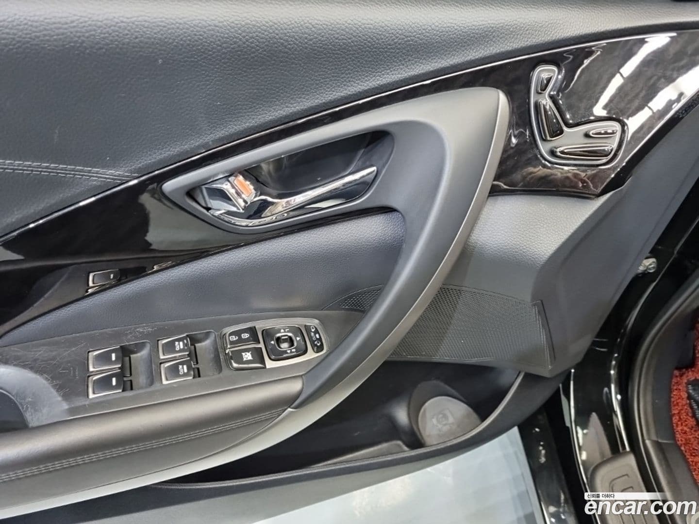 Main__Slider__Photo:Grandeur Hyundai 2014.0-13