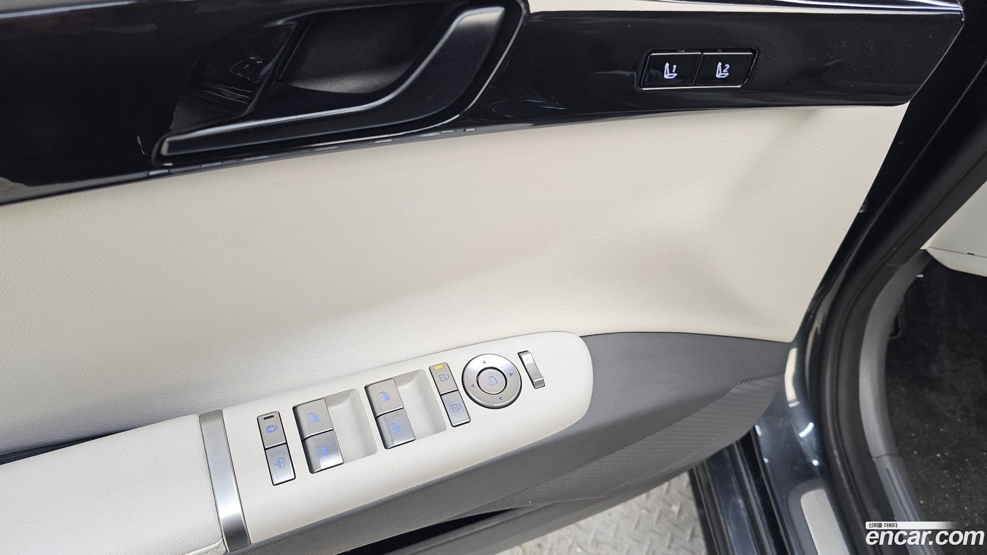 Main__Slider__Photo:Grandeur Hyundai 2022.11-13