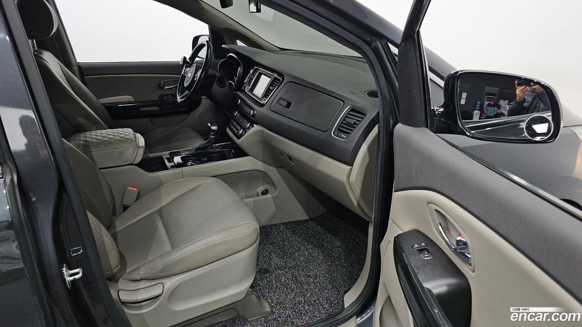 Main__Slider__Photo:Canival Kia 2016.11-9