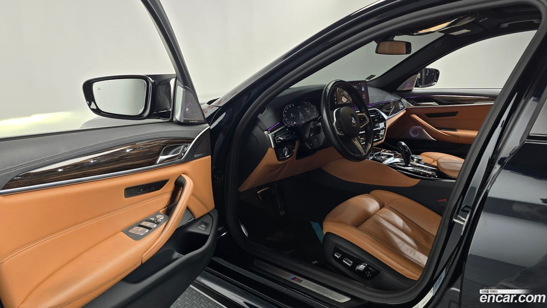 Main__Slider__Photo:5-Series BMW 2021.6-9