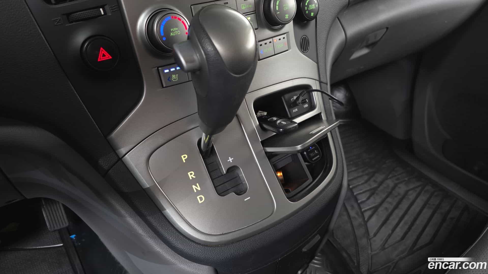 Starex Hyundai 2012.2-INNER-009