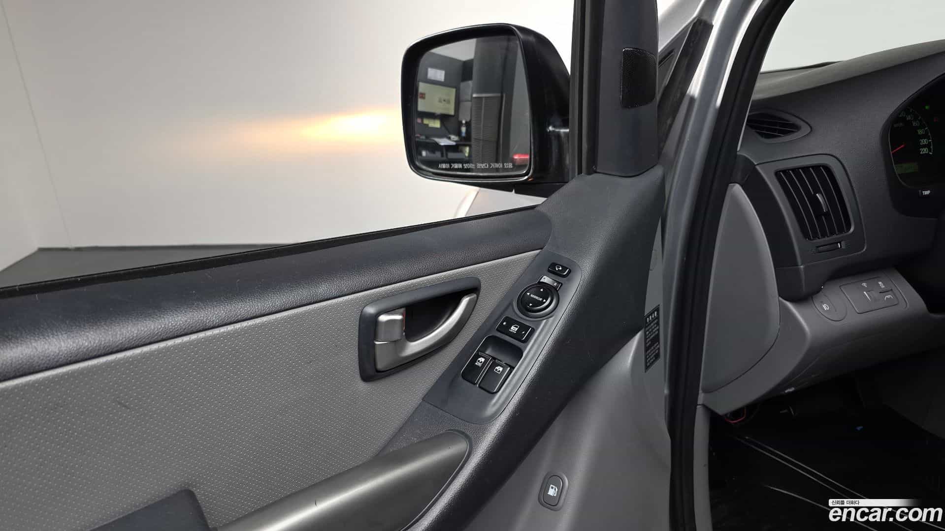 Starex Hyundai 2012.2-OPTION-017