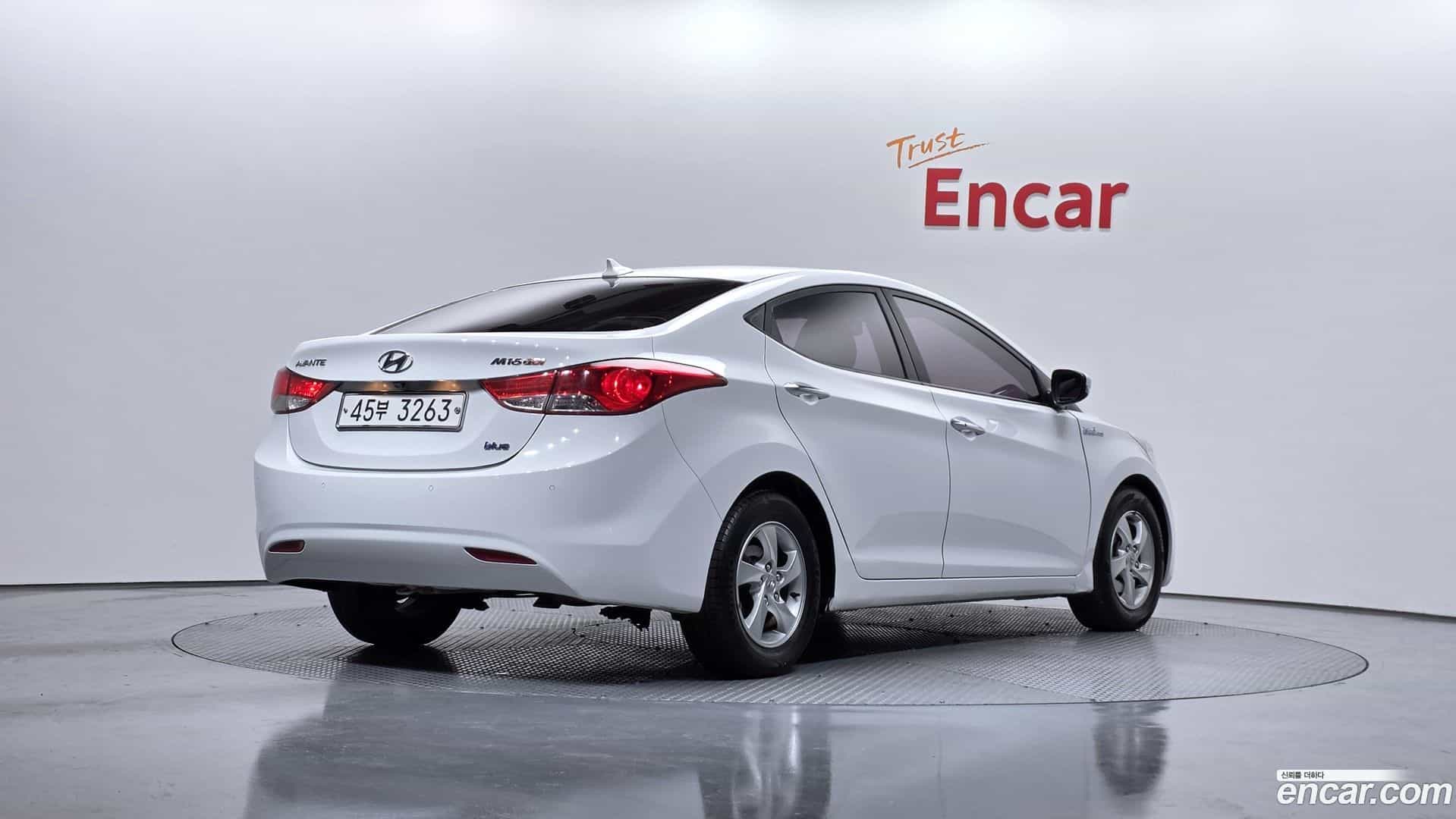 AVANTE Hyundai 2011.5-OUTER-002