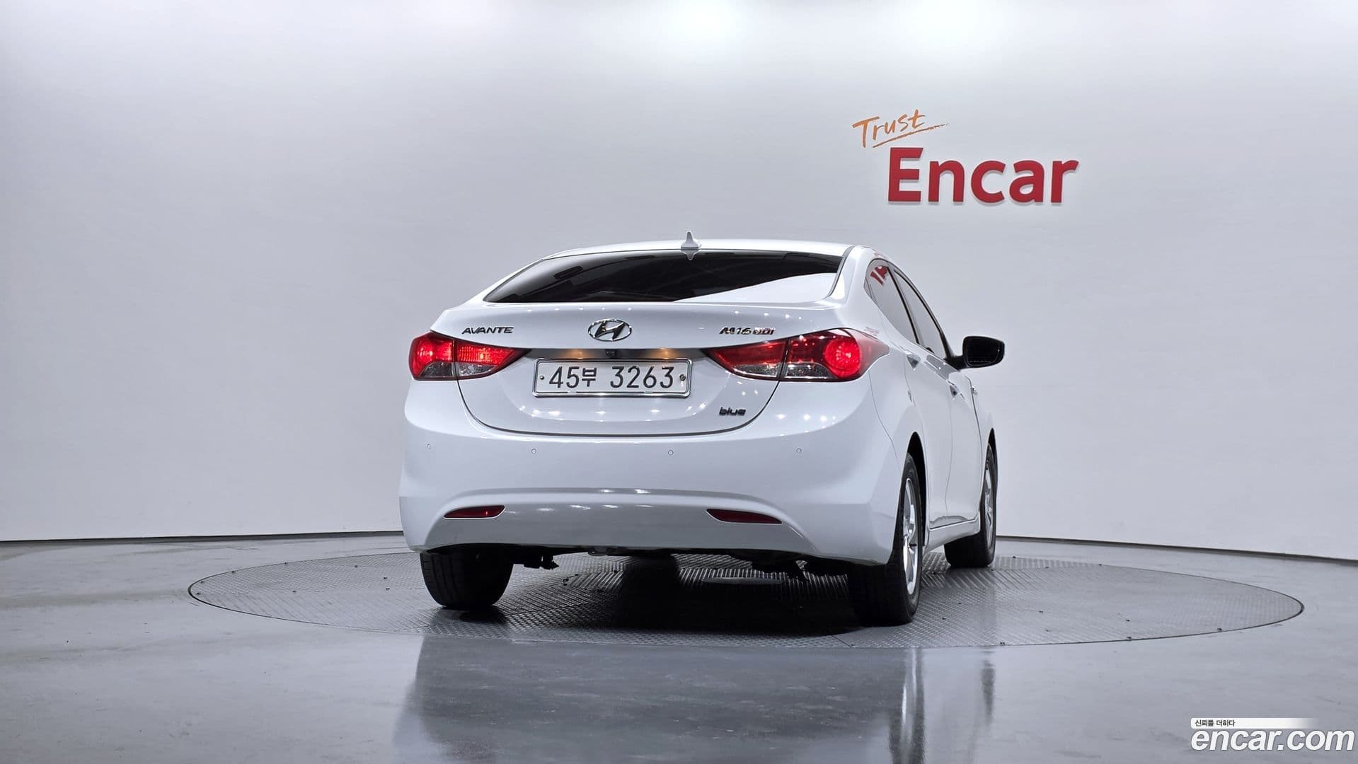 Main__Slider__Photo:AVANTE Hyundai 2011.5-3