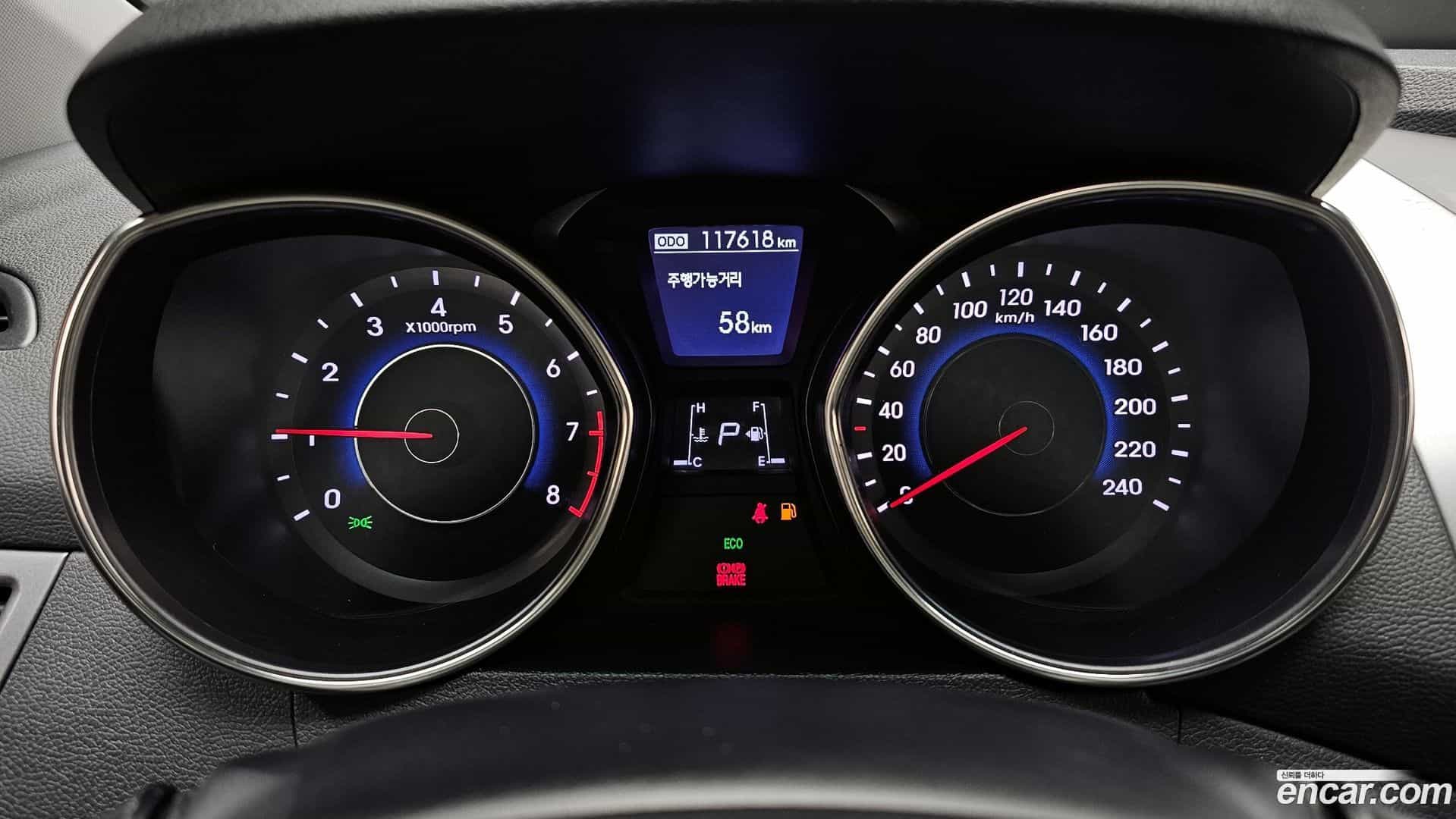 AVANTE Hyundai 2011.5-INNER-008