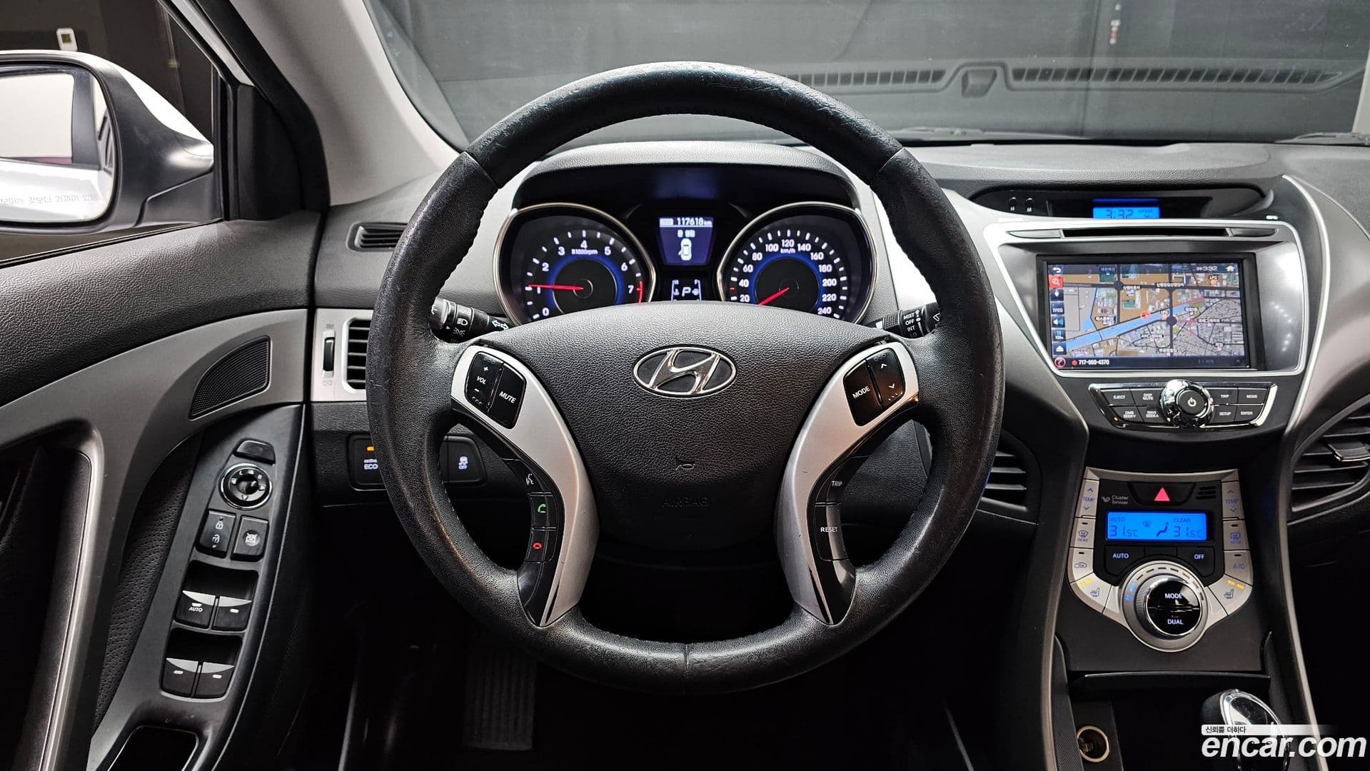 Main__Slider__Photo:AVANTE Hyundai 2011.5-12