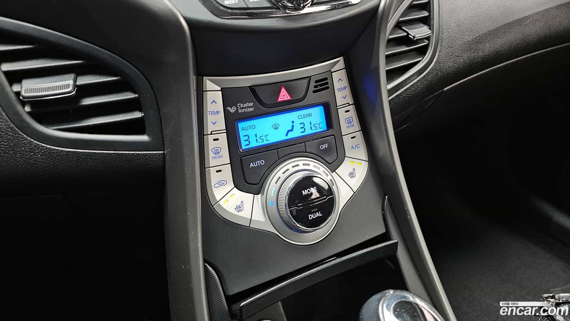 AVANTE Hyundai 2011.5-OPTION-019