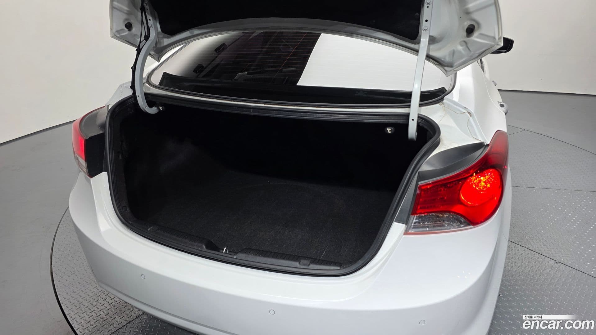 Main__Slider__Photo:AVANTE Hyundai 2011.5-19