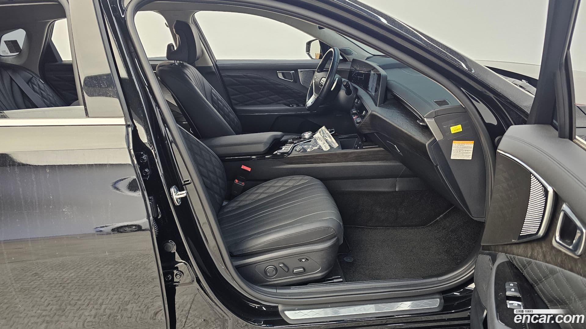 Main__Slider__Photo:K8 Kia 2023.8-10