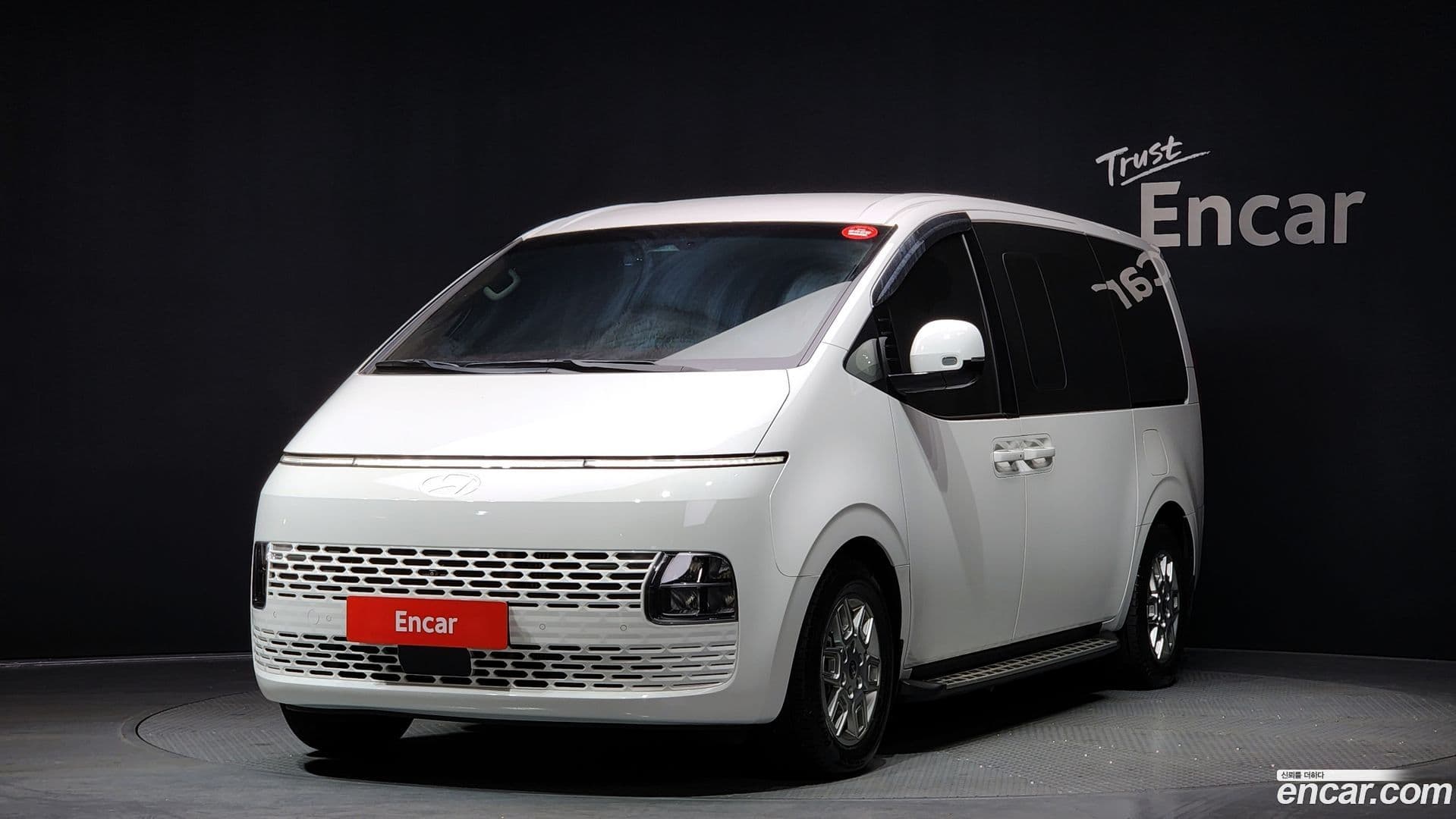 Main__Slider__Photo:Staria Hyundai 2024.3-0