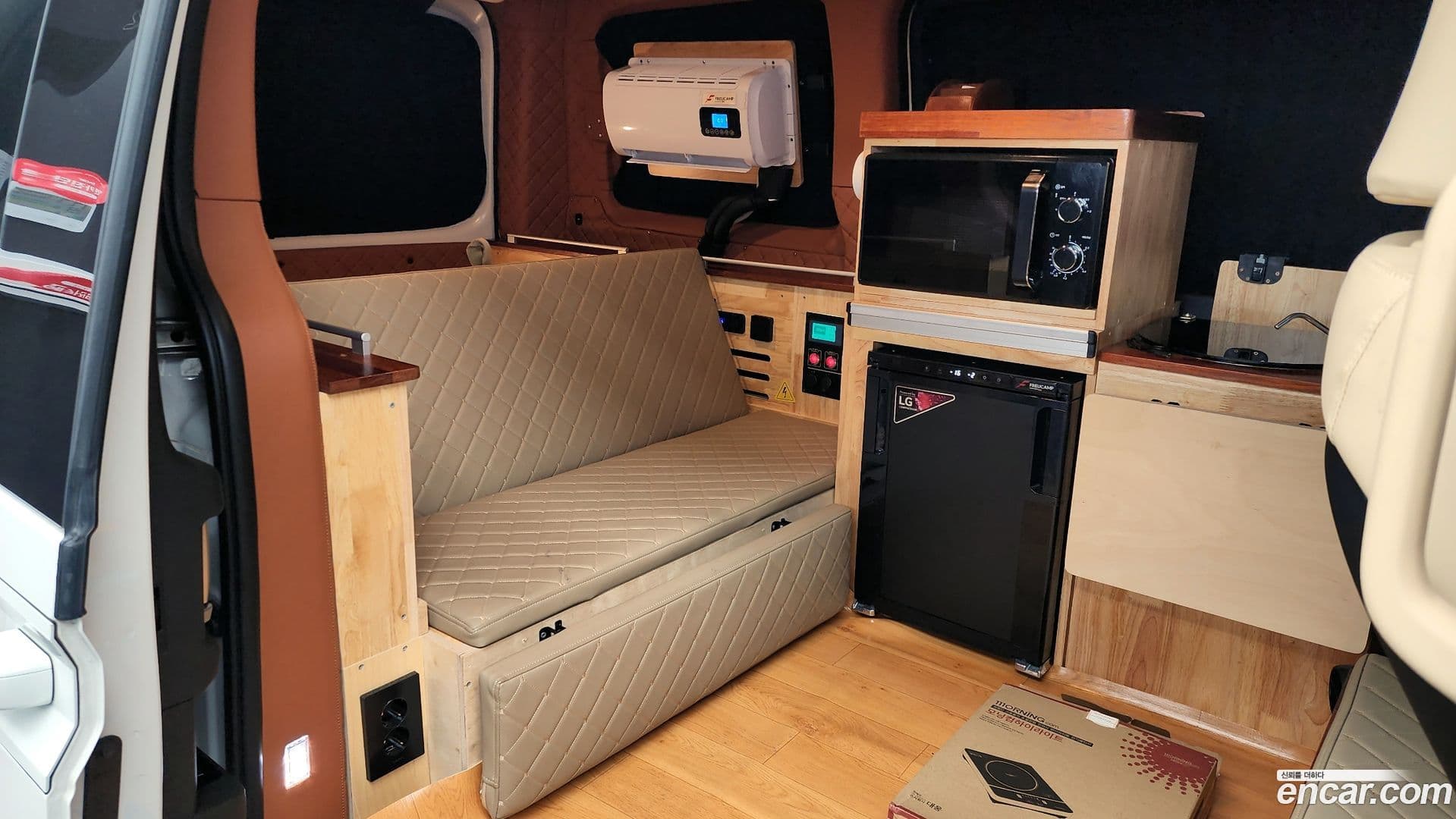 Main__Slider__Photo:Staria Hyundai 2024.3-11