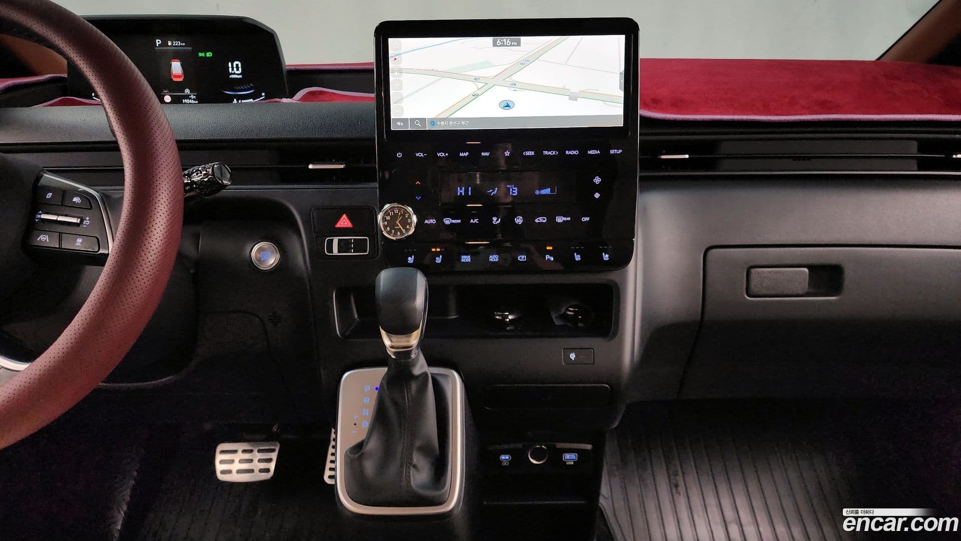 Main__Slider__Photo:Staria Hyundai 2024.3-13