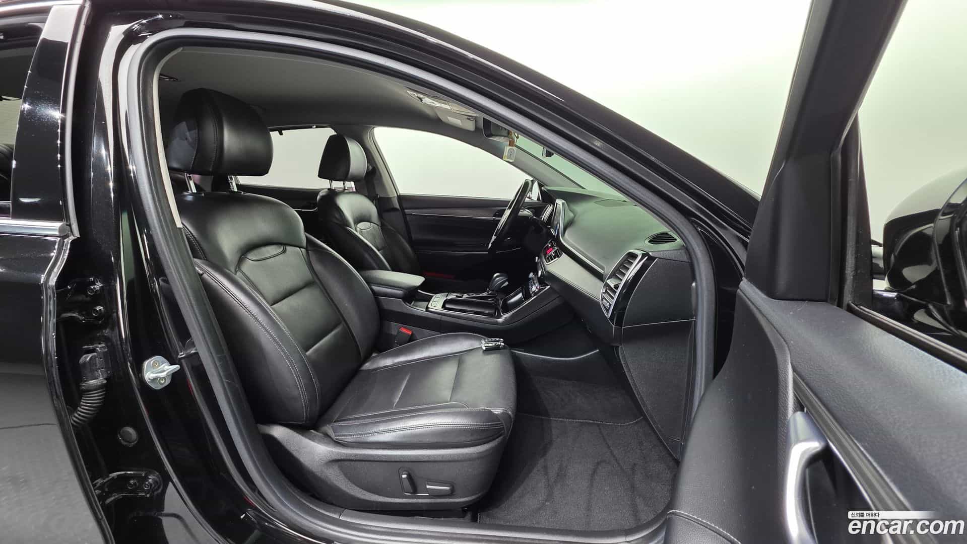 Grandeur Hyundai 2018.3-INNER-010