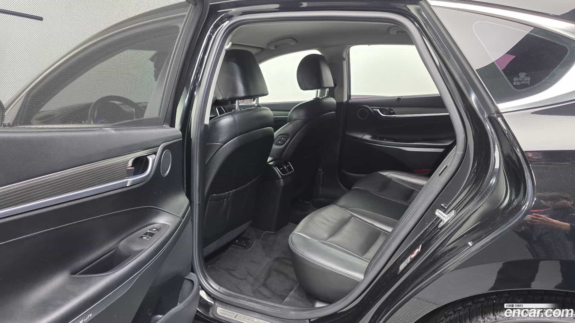 Grandeur Hyundai 2018.3-OPTION-021