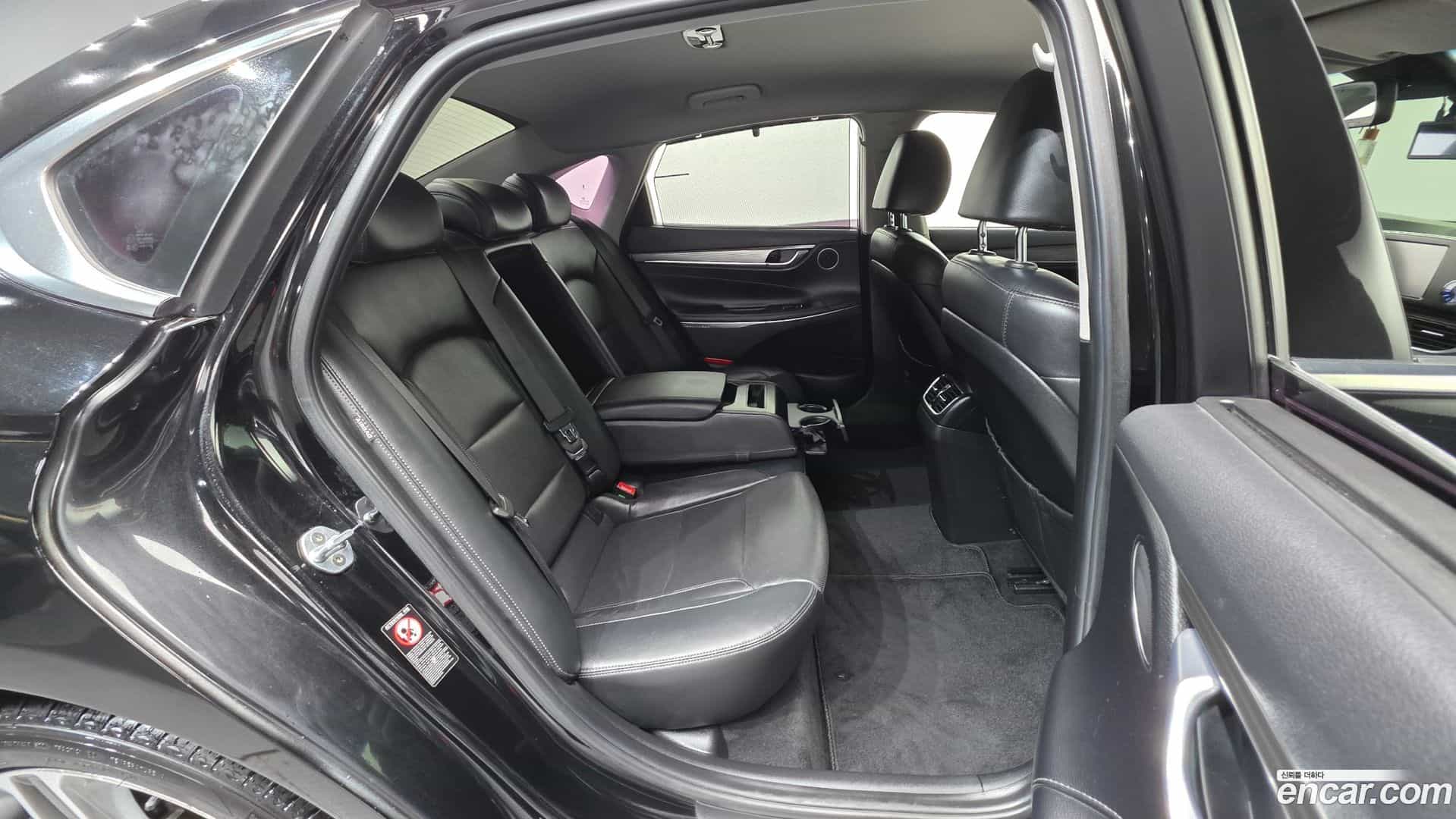 Grandeur Hyundai 2018.3-OPTION-023