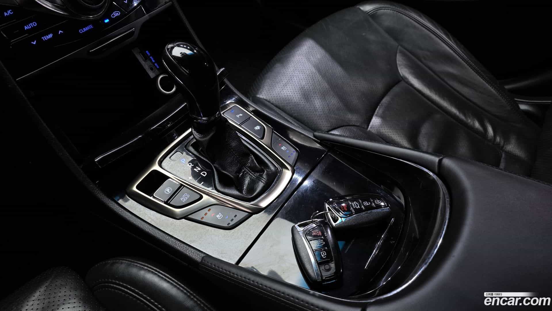 Grandeur Hyundai 2011.1-INNER-009