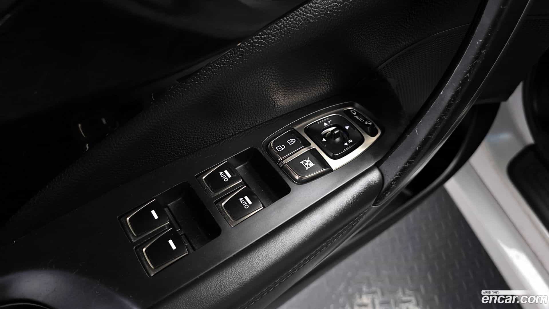 Grandeur Hyundai 2011.1-OPTION-021