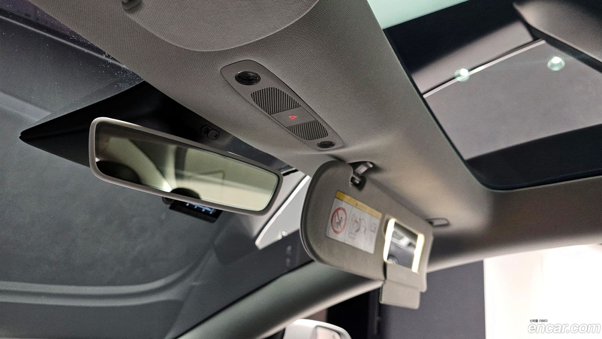 Main__Slider__Photo:Model 3 Tesla 2020.8-18