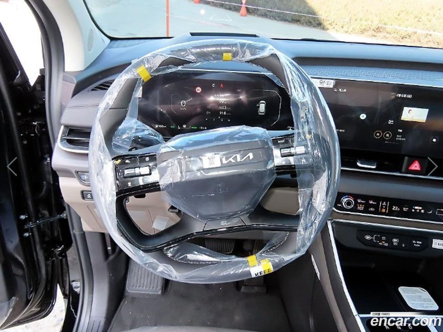 Main__Slider__Photo:Canival Kia 2026.0-7