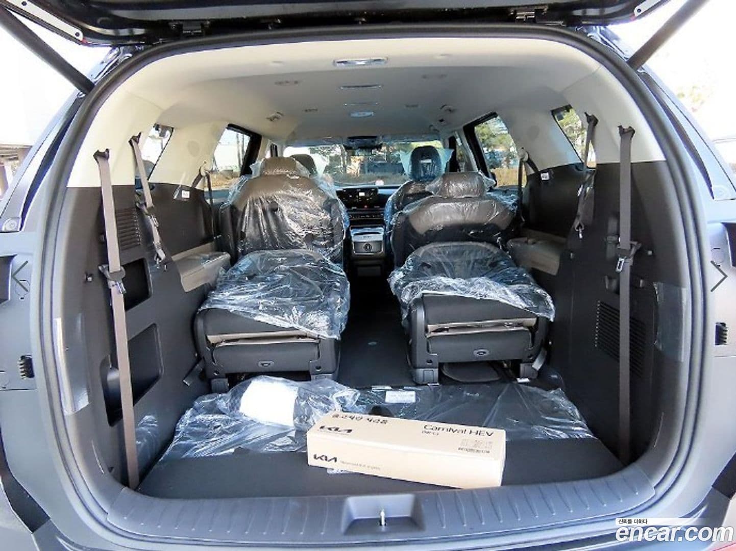 Main__Slider__Photo:Canival Kia 2026.0-15