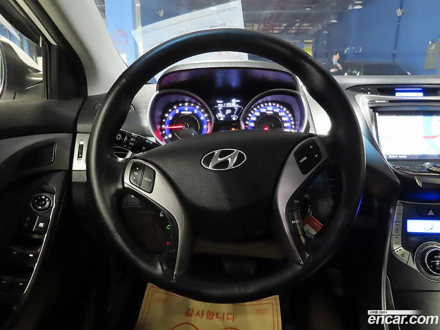 AVANTE Hyundai 2013.4-OPTION-021