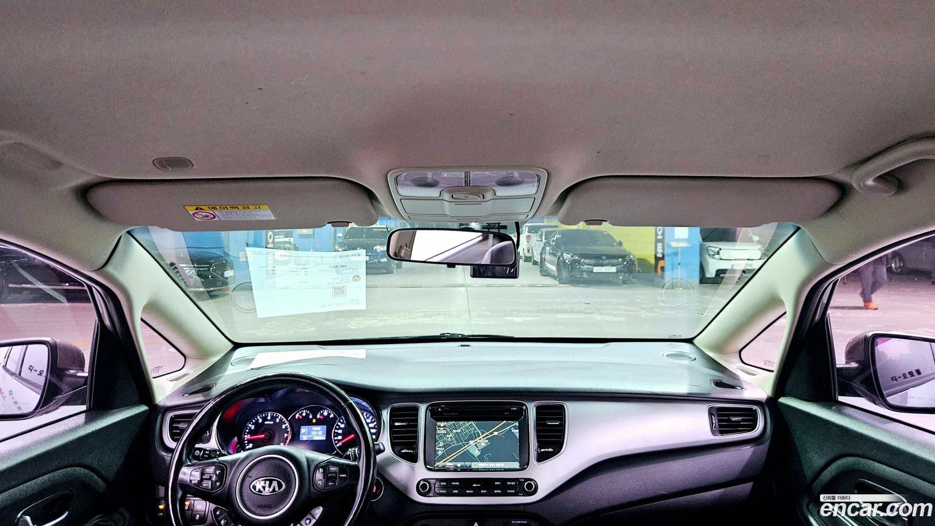 Main__Slider__Photo:Carens Kia 2016.0-15