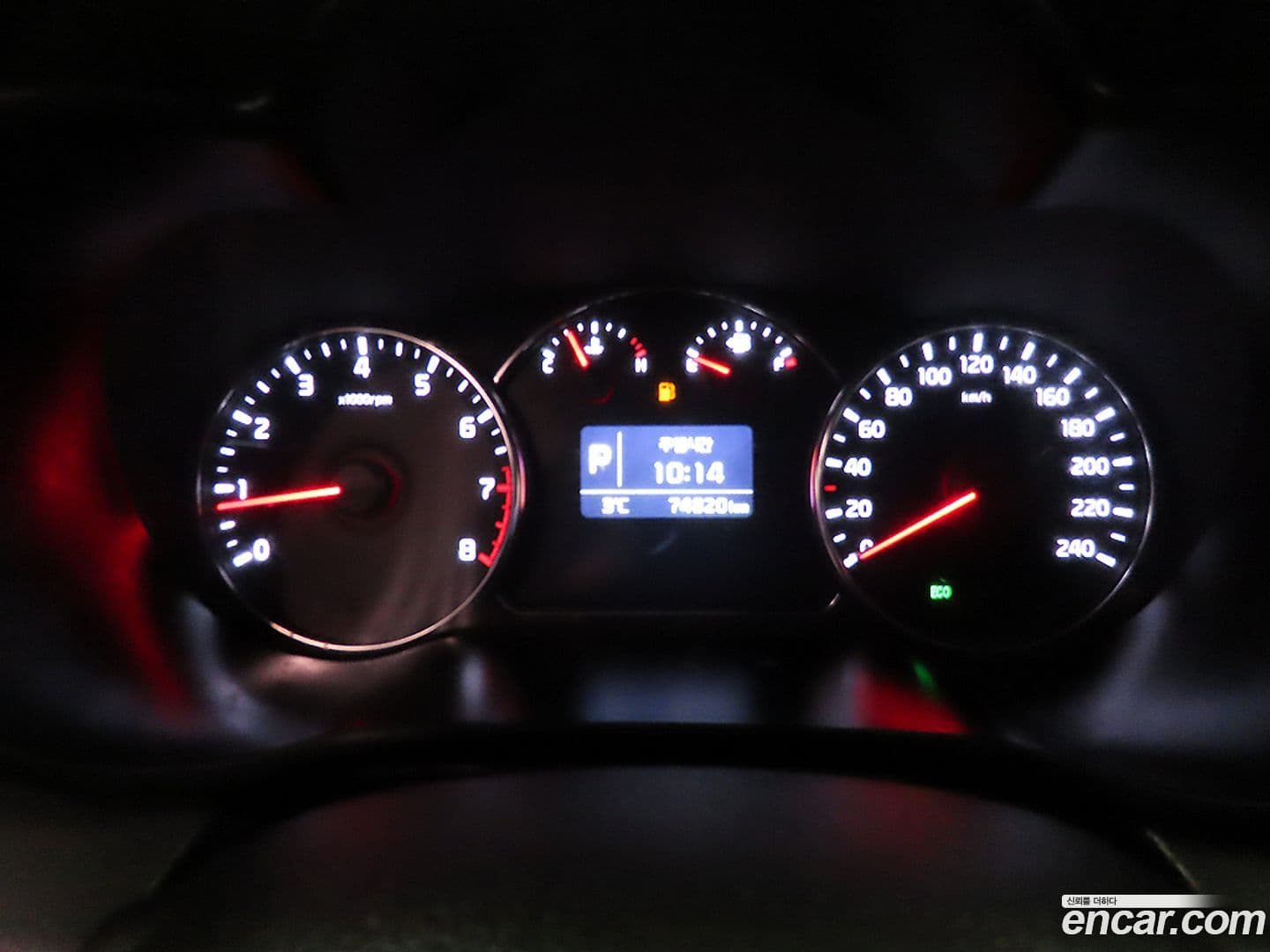 Main__Slider__Photo:Carens Kia 2016.0-19