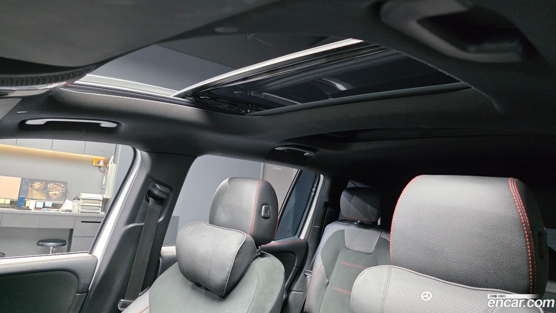 Main__Slider__Photo:GLB-Class Mercedes-Benz 2022.11-18