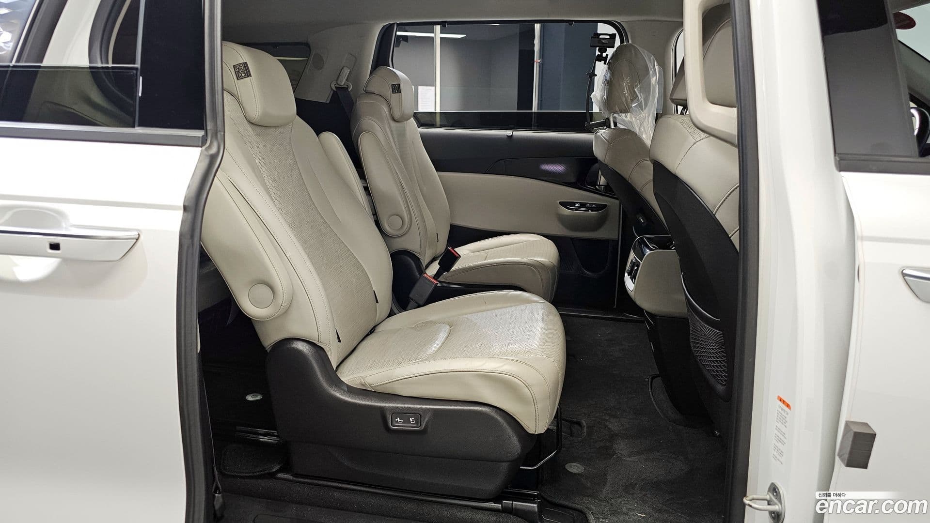 Main__Slider__Photo:Canival Kia 2021.2-11