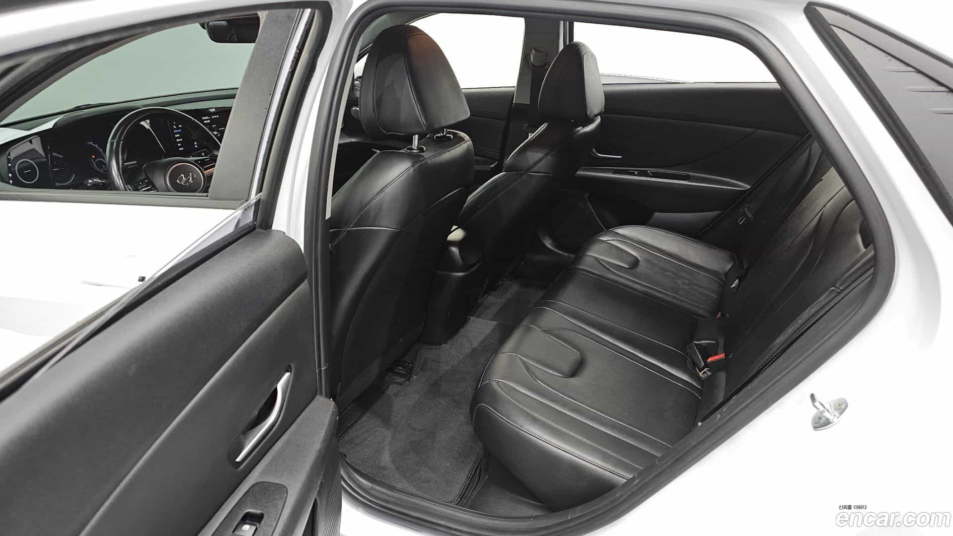 AVANTE Hyundai 2021.2-OPTION-015