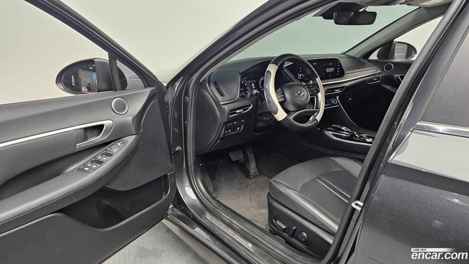 Main__Slider__Photo:Sonata Hyundai 2020.9-9