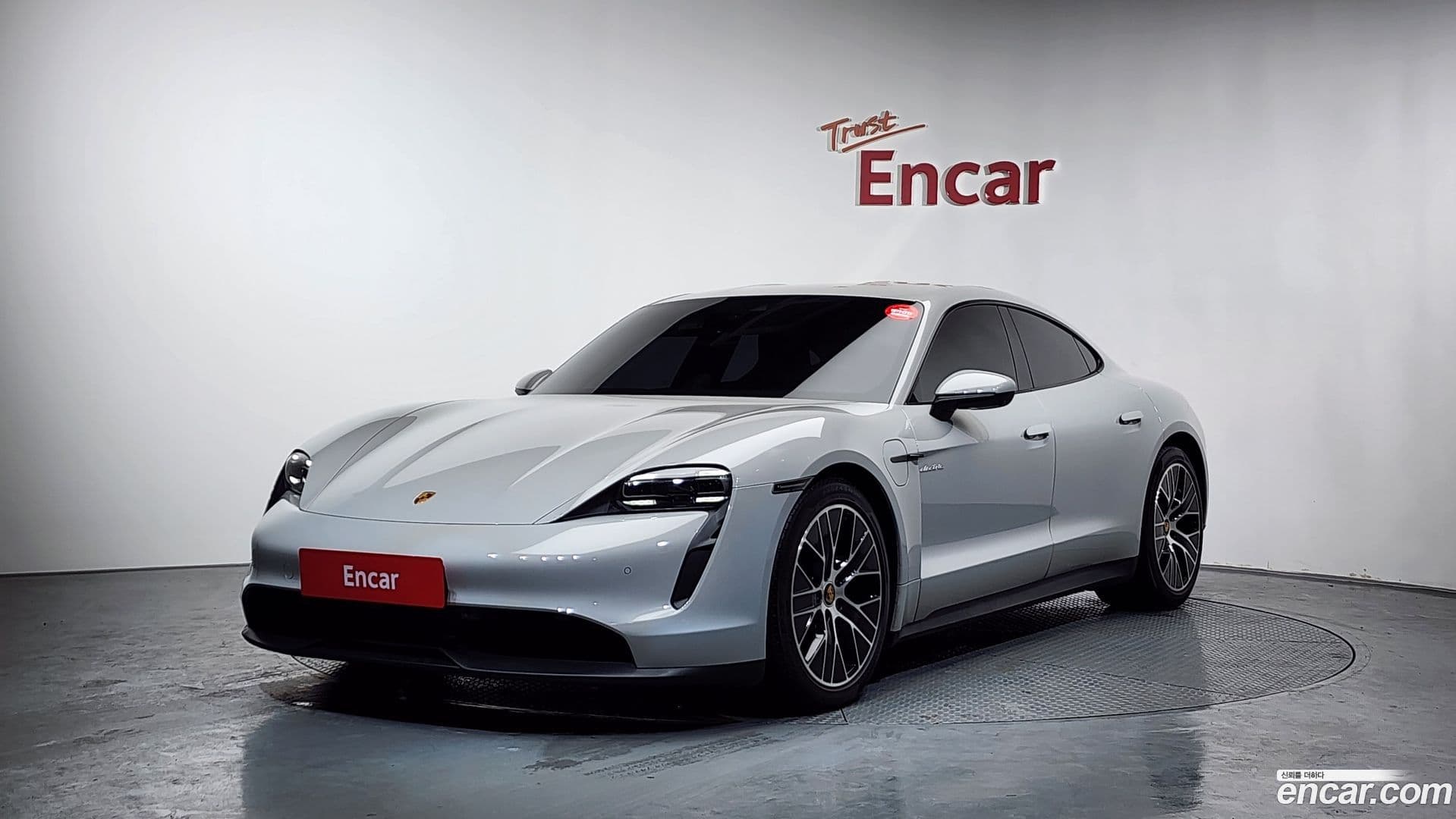 Main__Slider__Photo:Taycan Porsche 2022.5-0