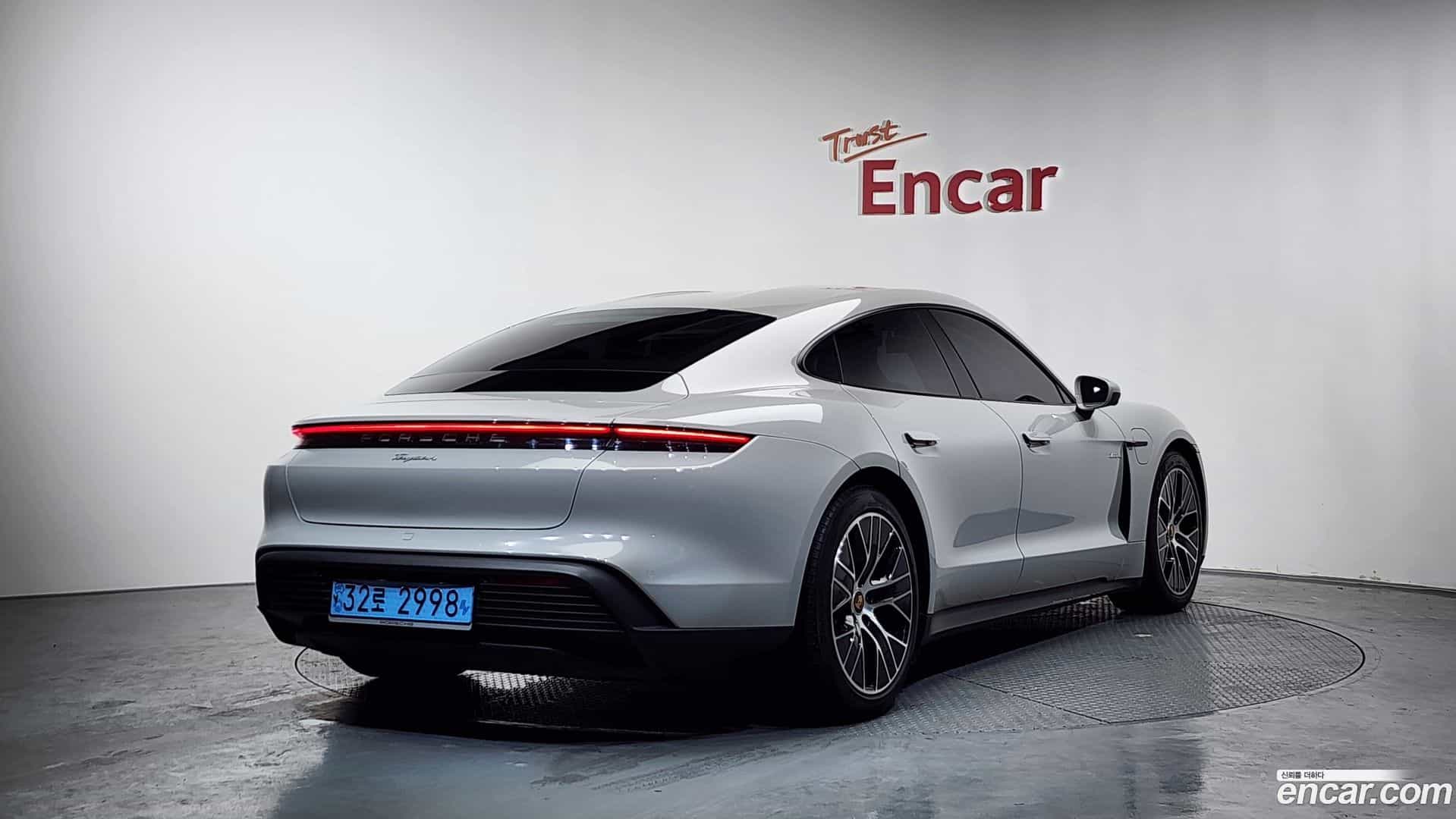 Taycan Porsche 2022.5-OUTER-002