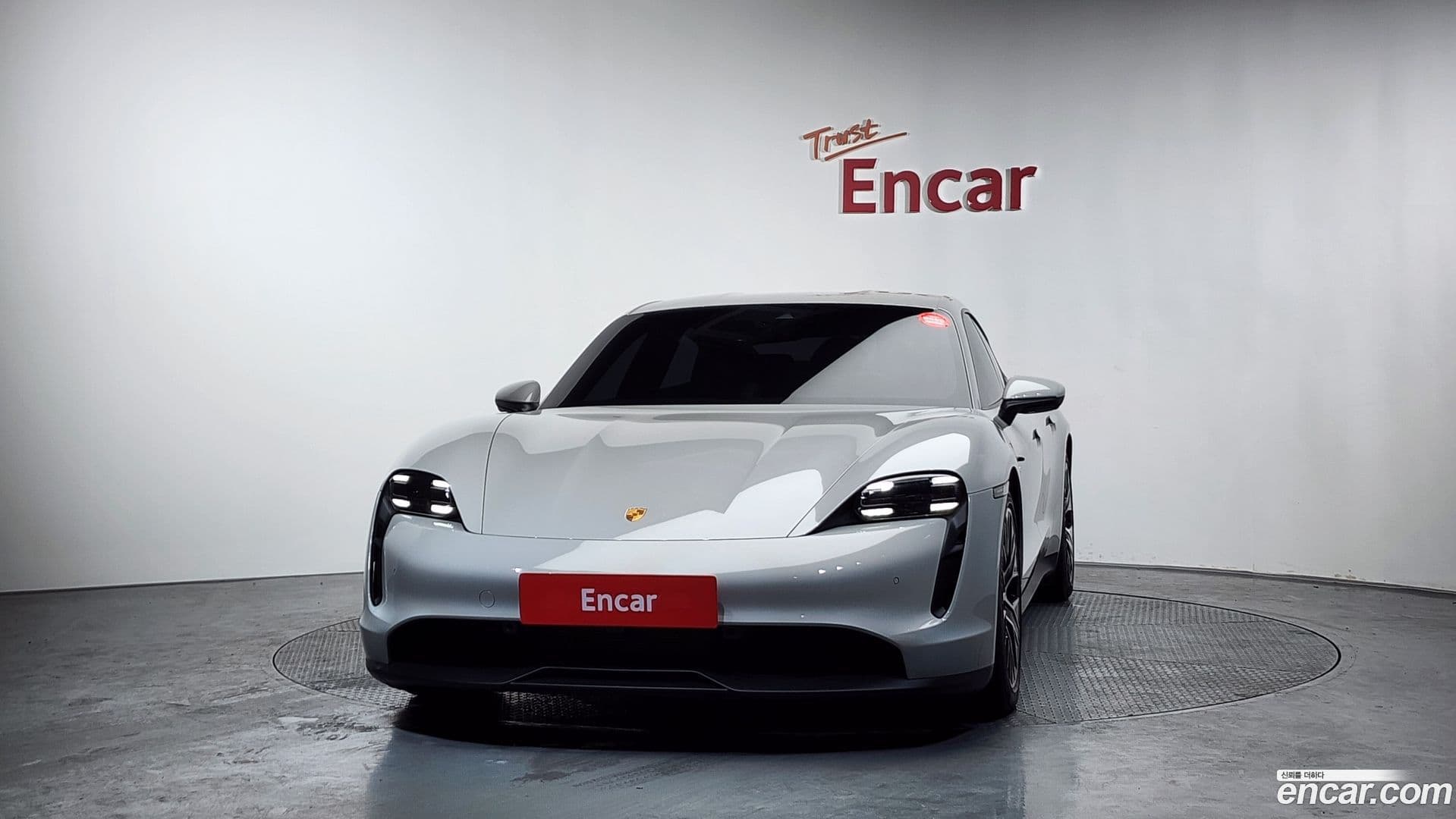 Main__Slider__Photo:Taycan Porsche 2022.5-2