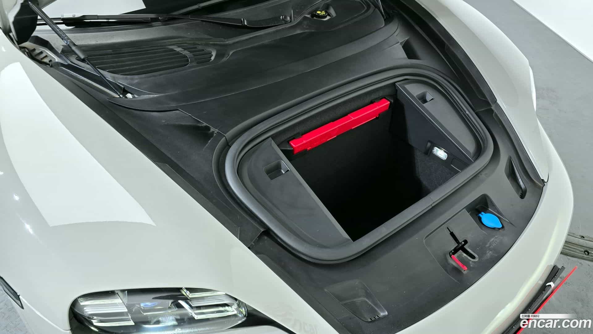 Taycan Porsche 2022.5-INNER-006