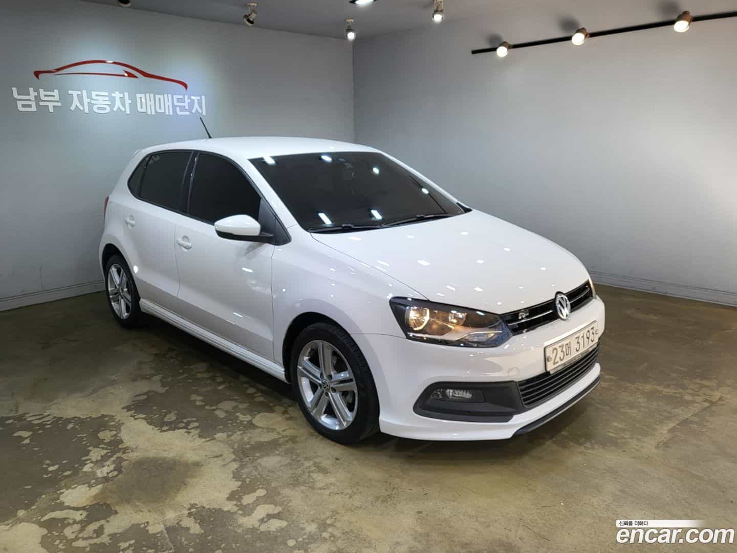 Polo Volkswagen 2014.4-OUTER-002