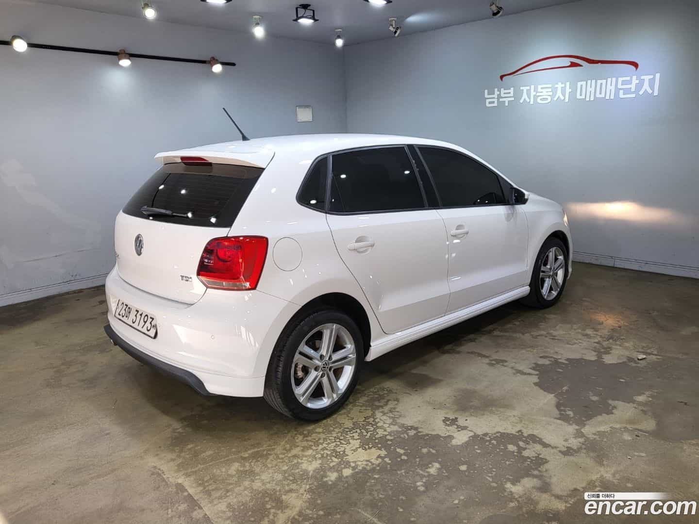 Polo Volkswagen 2014.4-OUTER-004