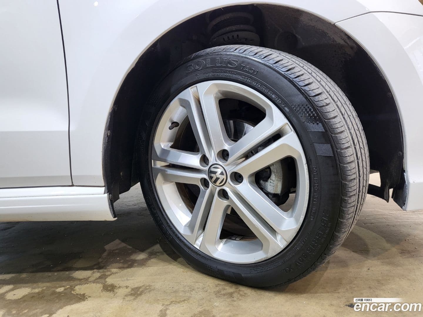 Main__Slider__Photo:Polo Volkswagen 2014.4-17