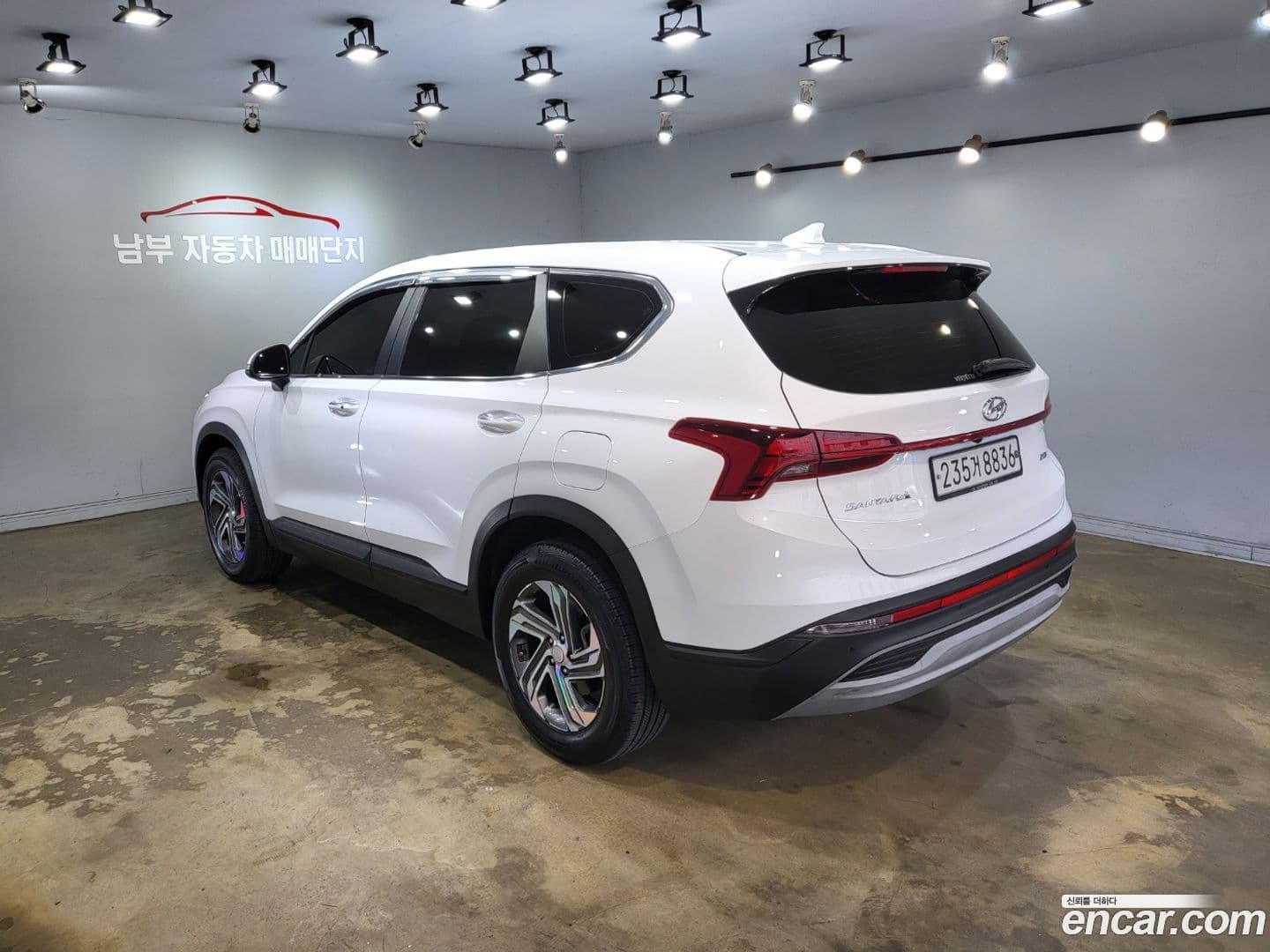 Main__Slider__Photo:Santafe Hyundai 2020.6-5