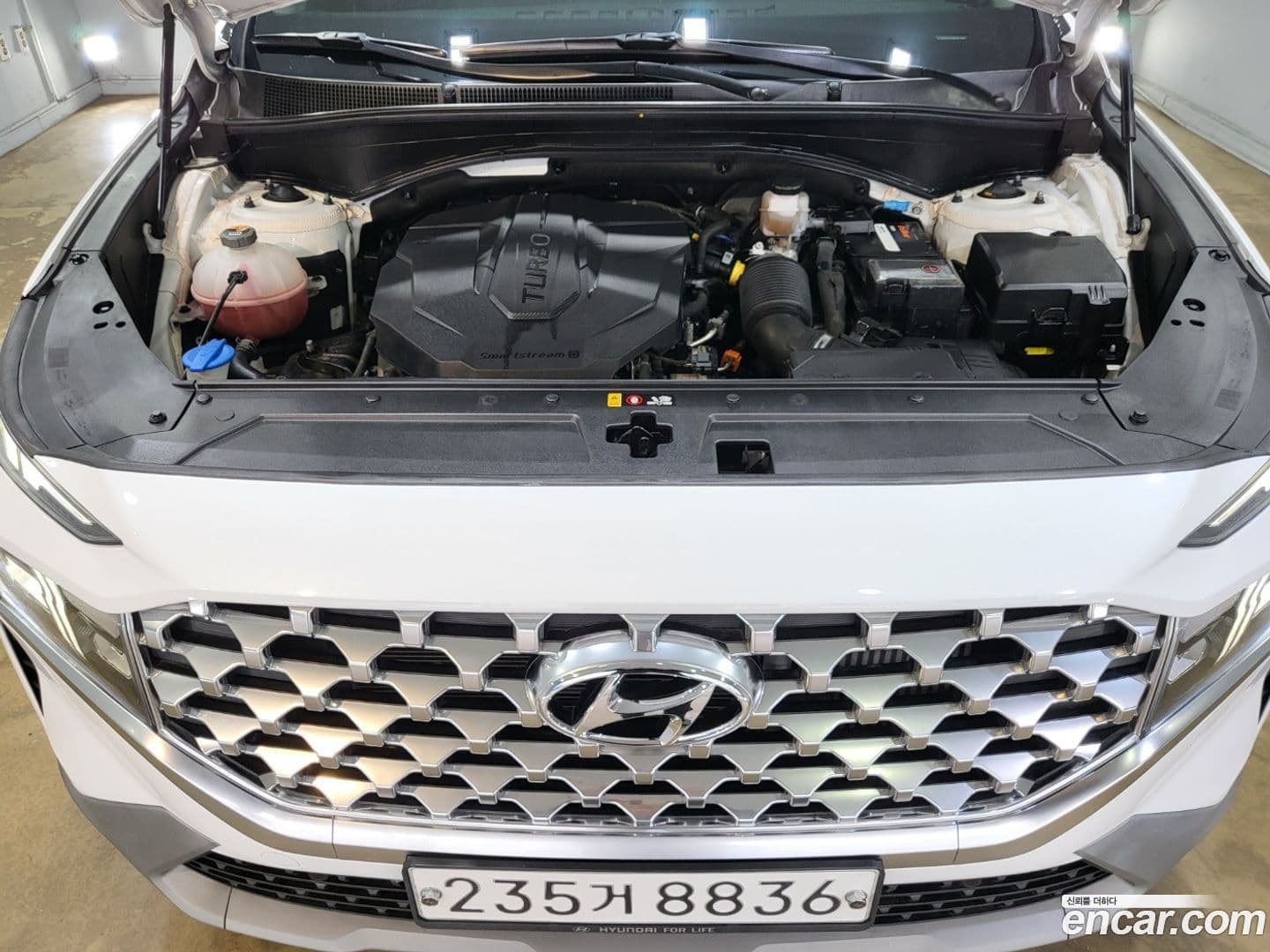 Main__Slider__Photo:Santafe Hyundai 2020.6-16